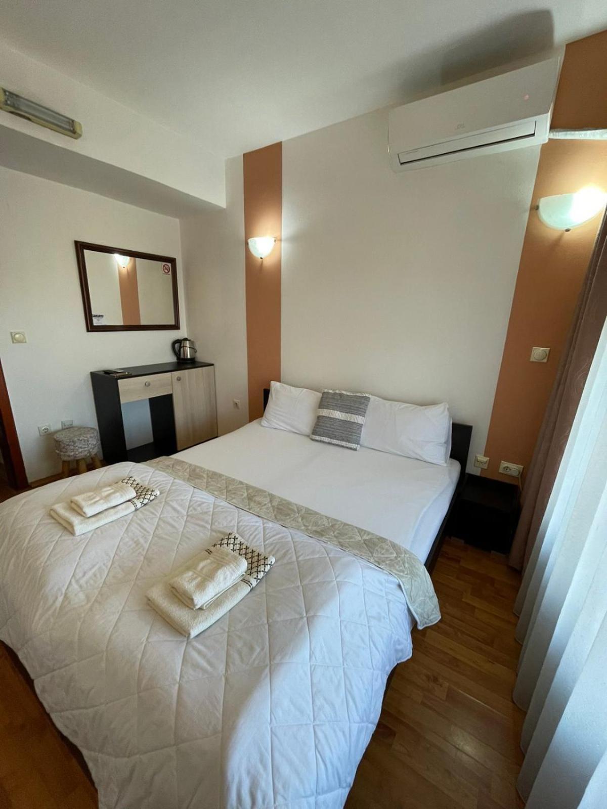 The Bulevard Hotel Skopje Exterior foto
