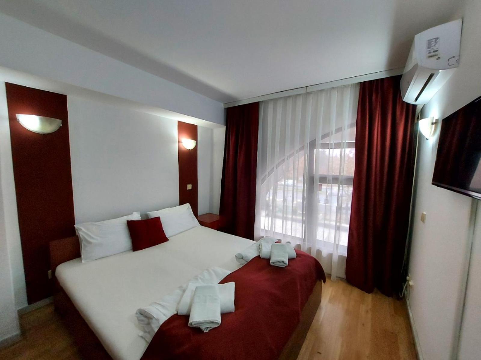 The Bulevard Hotel Skopje Exterior foto