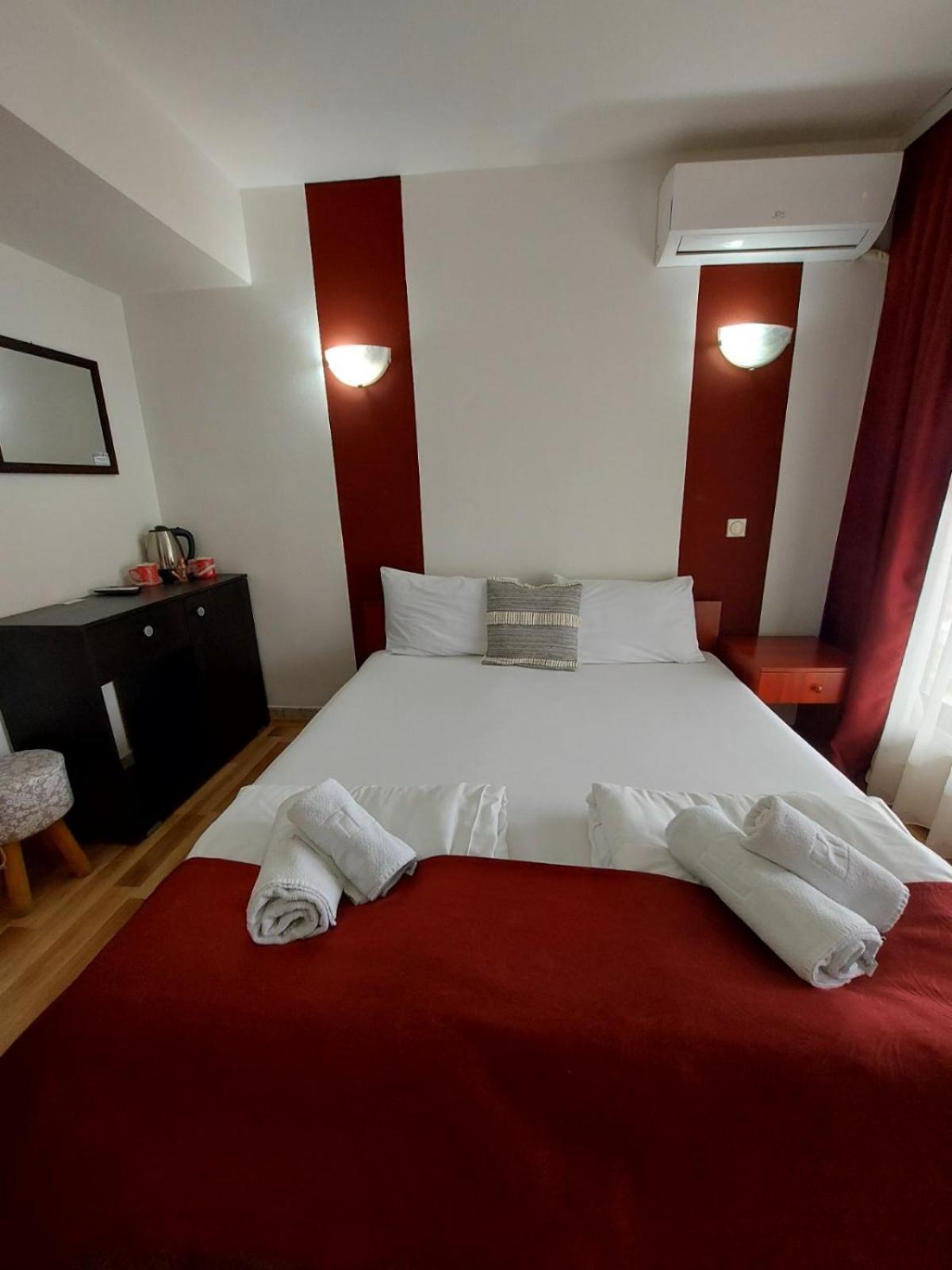 The Bulevard Hotel Skopje Exterior foto